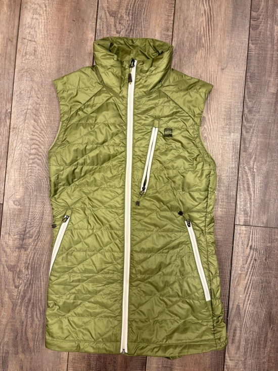 MEC Jackets & Blazers - MEC Olive Green Quilted Up-Link Vest with White Zippers